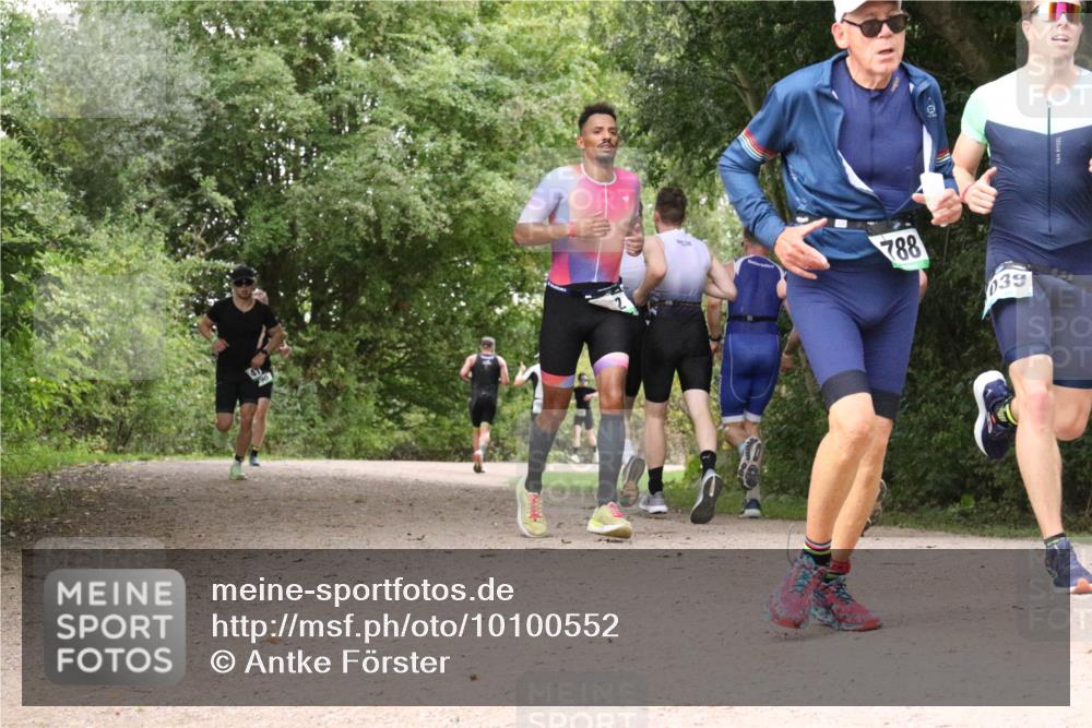 30.08.2026 - Elbe Triathlon Hamburg Antke Förster http://msf.ph/oto/10100552 30.08.2026 11:10:18 Laufen 788, 039 meine-sportfotos.de