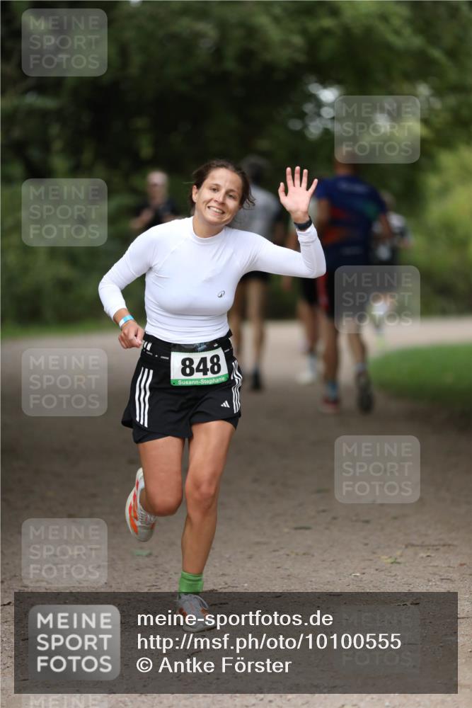 30.08.2026 - Elbe Triathlon Hamburg Antke Förster http://msf.ph/oto/10100555 30.08.2026 11:06:55 Laufen 848 meine-sportfotos.de