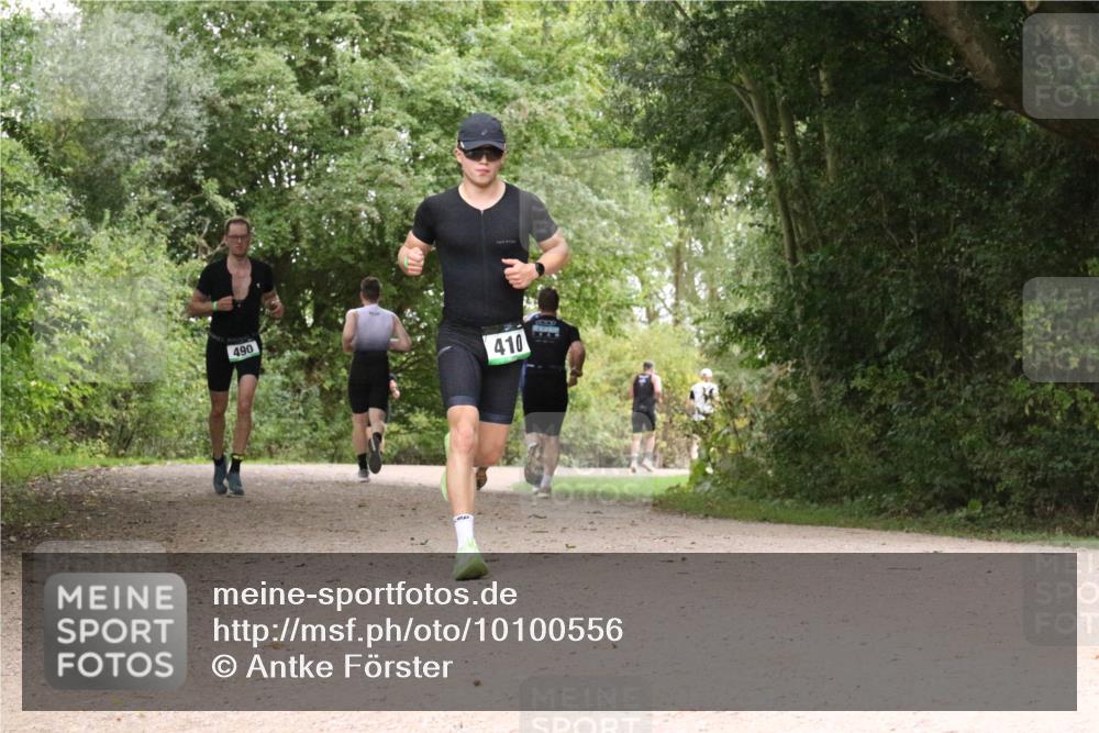 30.08.2026 - Elbe Triathlon Hamburg Antke Förster http://msf.ph/oto/10100556 30.08.2026 11:10:21 Laufen 490, 410 meine-sportfotos.de