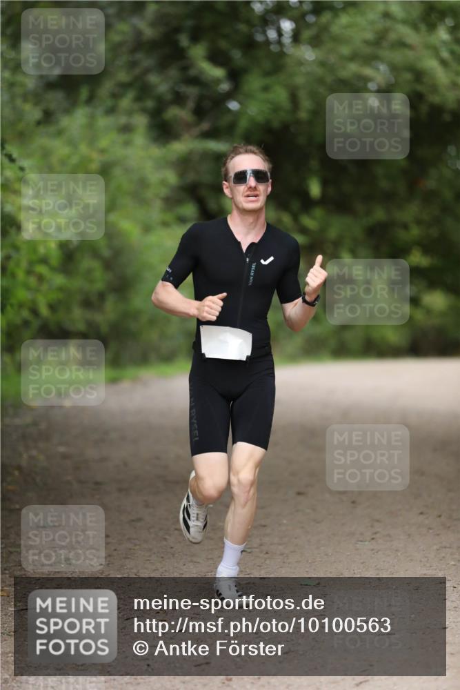 30.08.2026 - Elbe Triathlon Hamburg Antke Förster http://msf.ph/oto/10100563 30.08.2026 11:07:02 Laufen  meine-sportfotos.de