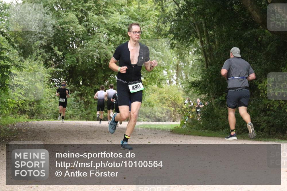 30.08.2026 - Elbe Triathlon Hamburg Antke Förster http://msf.ph/oto/10100564 30.08.2026 11:10:25 Laufen 929, 490 meine-sportfotos.de