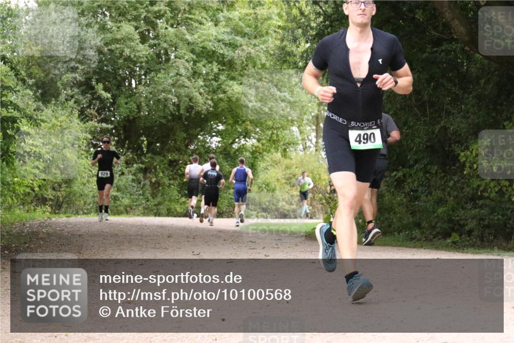 30.08.2026 - Elbe Triathlon Hamburg Antke Förster http://msf.ph/oto/10100568 30.08.2026 11:10:26 Laufen 929, 490 meine-sportfotos.de