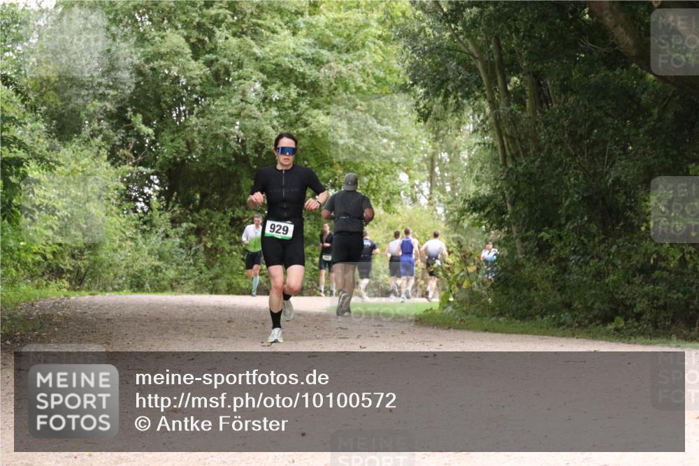 30.08.2026 - Elbe Triathlon Hamburg Antke Förster http://msf.ph/oto/10100572 30.08.2026 11:10:29 Laufen 929 meine-sportfotos.de