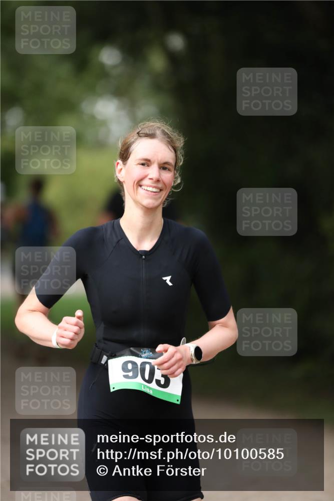 30.08.2026 - Elbe Triathlon Hamburg Antke Förster http://msf.ph/oto/10100585 30.08.2026 11:07:17 Laufen 905 meine-sportfotos.de
