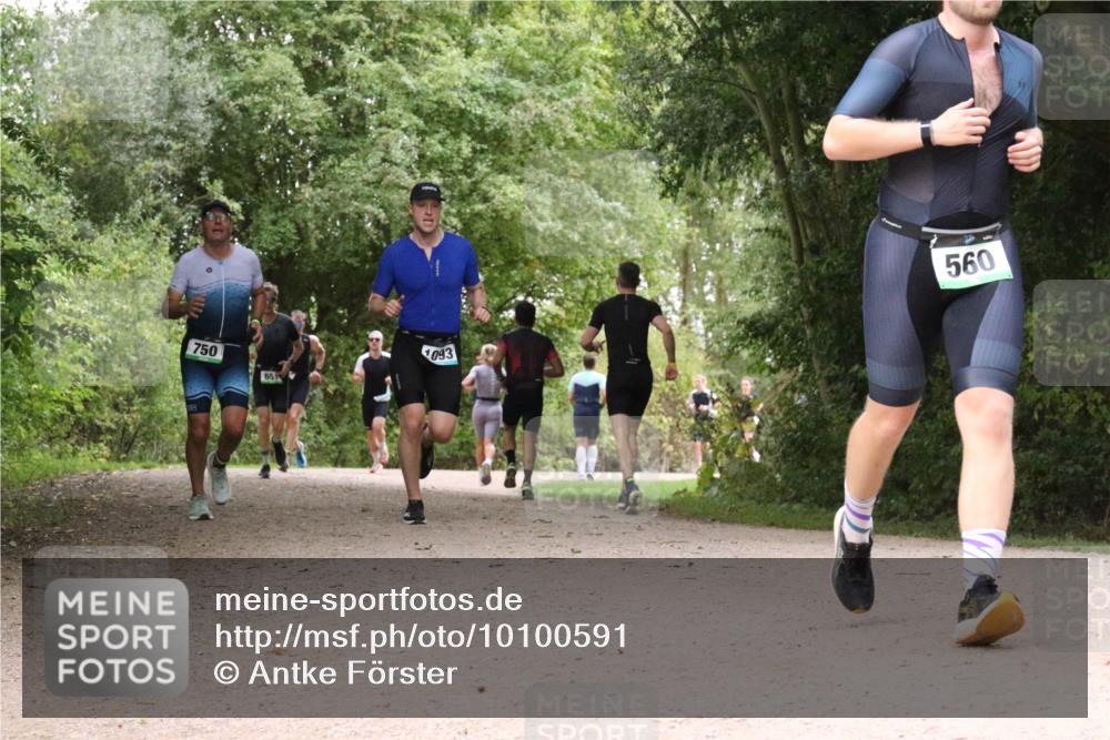 30.08.2026 - Elbe Triathlon Hamburg Antke Förster http://msf.ph/oto/10100591 30.08.2026 11:10:45 Laufen 750, 093, 560 meine-sportfotos.de