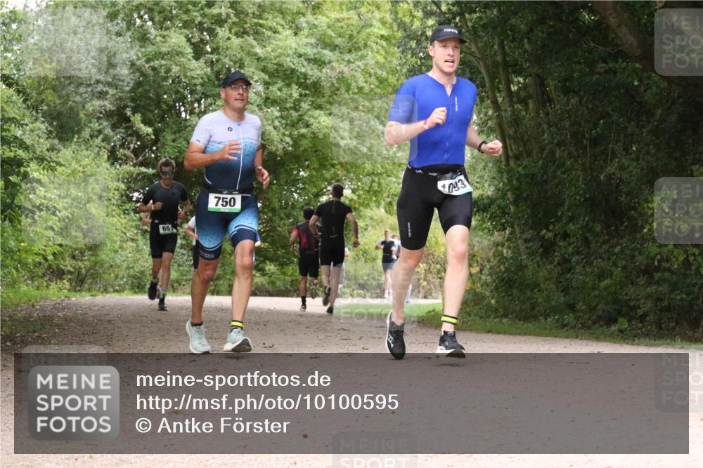 30.08.2026 - Elbe Triathlon Hamburg Antke Förster http://msf.ph/oto/10100595 30.08.2026 11:10:47 Laufen 651, 750, 093 meine-sportfotos.de