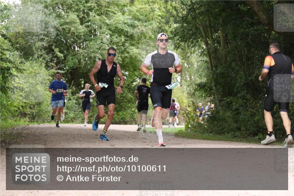 30.08.2026 - Elbe Triathlon Hamburg Antke Förster http://msf.ph/oto/10100611 30.08.2026 11:10:53 Laufen 611 meine-sportfotos.de