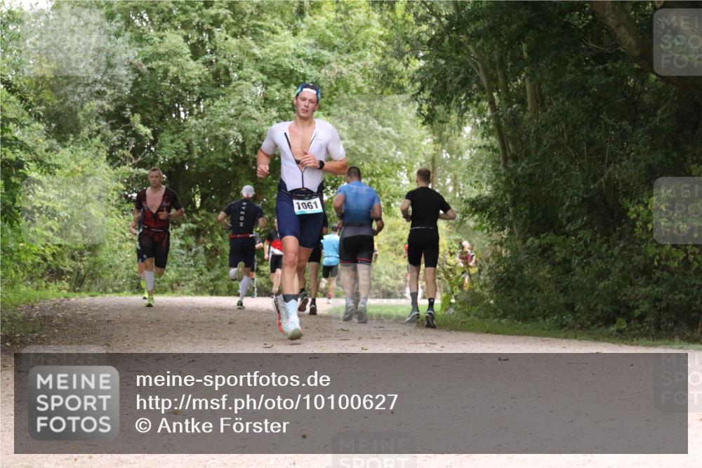 30.08.2026 - Elbe Triathlon Hamburg Antke Förster http://msf.ph/oto/10100627 30.08.2026 11:11:04 Laufen 1061 meine-sportfotos.de