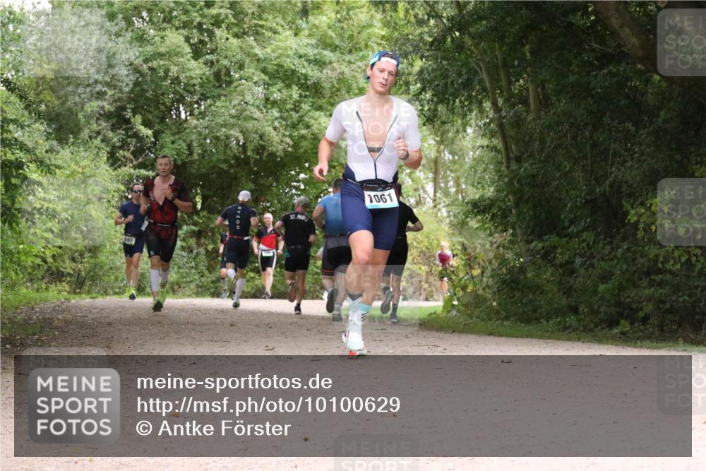 30.08.2026 - Elbe Triathlon Hamburg Antke Förster http://msf.ph/oto/10100629 30.08.2026 11:11:04 Laufen 697, 1061 meine-sportfotos.de
