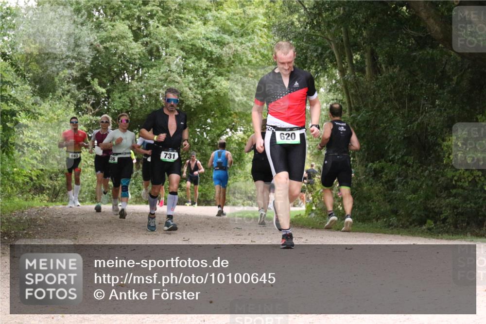 30.08.2026 - Elbe Triathlon Hamburg Antke Förster http://msf.ph/oto/10100645 30.08.2026 11:11:14 Laufen 643, 36, 731, 620 meine-sportfotos.de