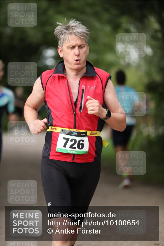 30.08.2026 - Elbe Triathlon Hamburg Antke Förster http://msf.ph/oto/10100654 30.08.2026 11:07:59 Laufen 726 meine-sportfotos.de