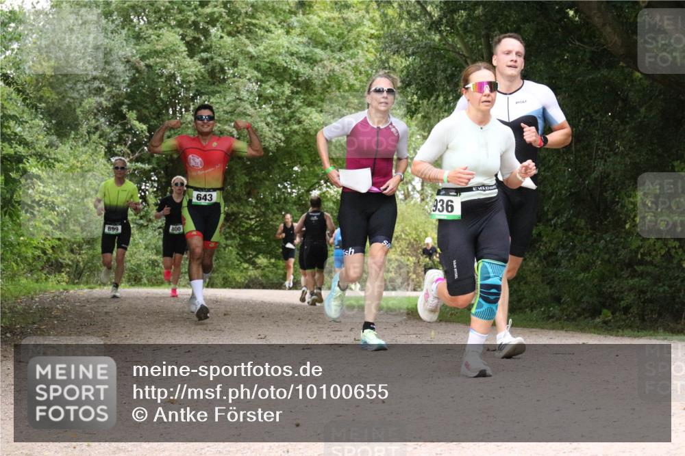 30.08.2026 - Elbe Triathlon Hamburg Antke Förster http://msf.ph/oto/10100655 30.08.2026 11:11:17 Laufen 699, 800, 20, 643, 936 meine-sportfotos.de