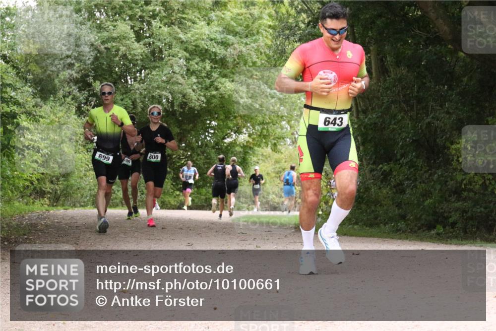 30.08.2026 - Elbe Triathlon Hamburg Antke Förster http://msf.ph/oto/10100661 30.08.2026 11:11:20 Laufen 598, 699, 800, 643 meine-sportfotos.de