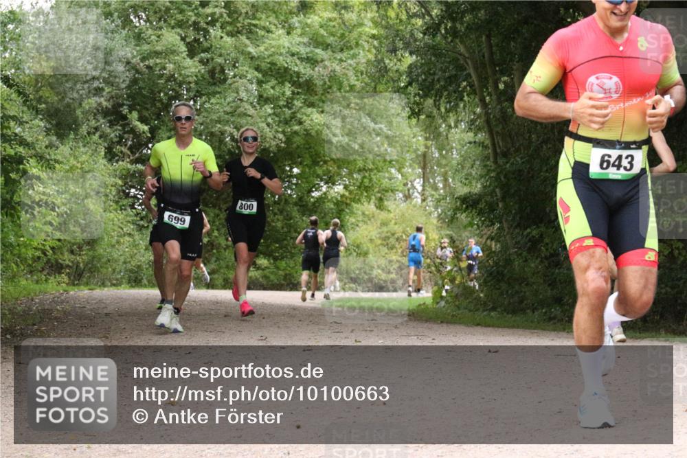 30.08.2026 - Elbe Triathlon Hamburg Antke Förster http://msf.ph/oto/10100663 30.08.2026 11:11:20 Laufen 699, 800, 643 meine-sportfotos.de