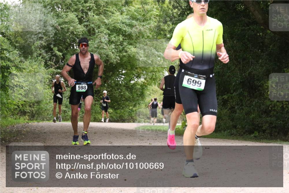 30.08.2026 - Elbe Triathlon Hamburg Antke Förster http://msf.ph/oto/10100669 30.08.2026 11:11:22 Laufen 598, 699 meine-sportfotos.de