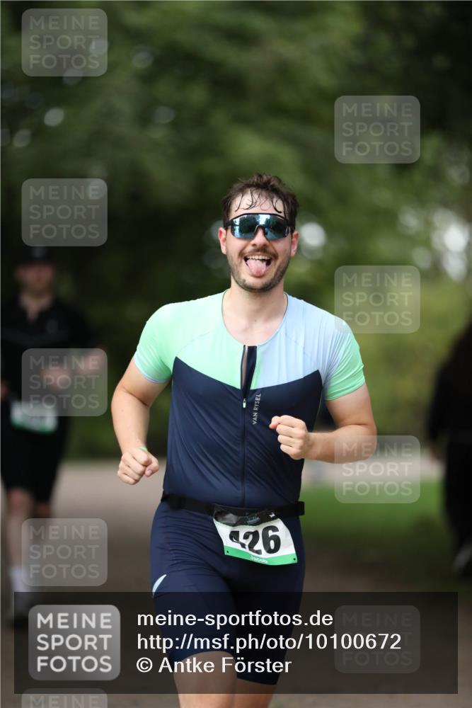 30.08.2026 - Elbe Triathlon Hamburg Antke Förster http://msf.ph/oto/10100672 30.08.2026 11:08:08 Laufen 26 meine-sportfotos.de