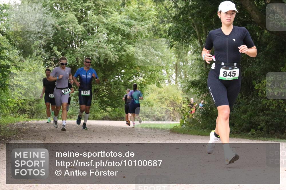 30.08.2026 - Elbe Triathlon Hamburg Antke Förster http://msf.ph/oto/10100687 30.08.2026 11:11:34 Laufen 845, 573, 871, 679 meine-sportfotos.de