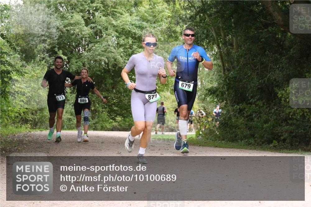 30.08.2026 - Elbe Triathlon Hamburg Antke Förster http://msf.ph/oto/10100689 30.08.2026 11:11:37 Laufen 573, 889, 871, 679 meine-sportfotos.de