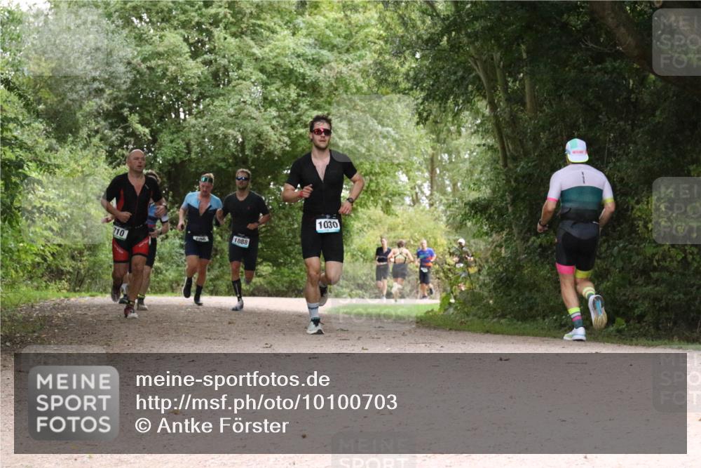 30.08.2026 - Elbe Triathlon Hamburg Antke Förster http://msf.ph/oto/10100703 30.08.2026 11:11:50 Laufen 710, 1088, 1030 meine-sportfotos.de