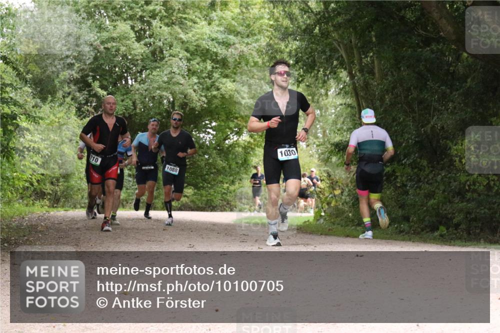 30.08.2026 - Elbe Triathlon Hamburg Antke Förster http://msf.ph/oto/10100705 30.08.2026 11:11:51 Laufen 710, 1088, 1030 meine-sportfotos.de