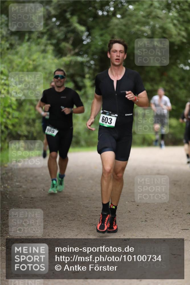 30.08.2026 - Elbe Triathlon Hamburg Antke Förster http://msf.ph/oto/10100734 30.08.2026 11:08:46 Laufen 665, 603 meine-sportfotos.de