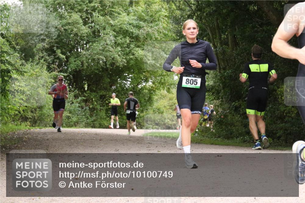 30.08.2026 - Elbe Triathlon Hamburg Antke Förster http://msf.ph/oto/10100749 30.08.2026 11:12:16 Laufen 805 meine-sportfotos.de