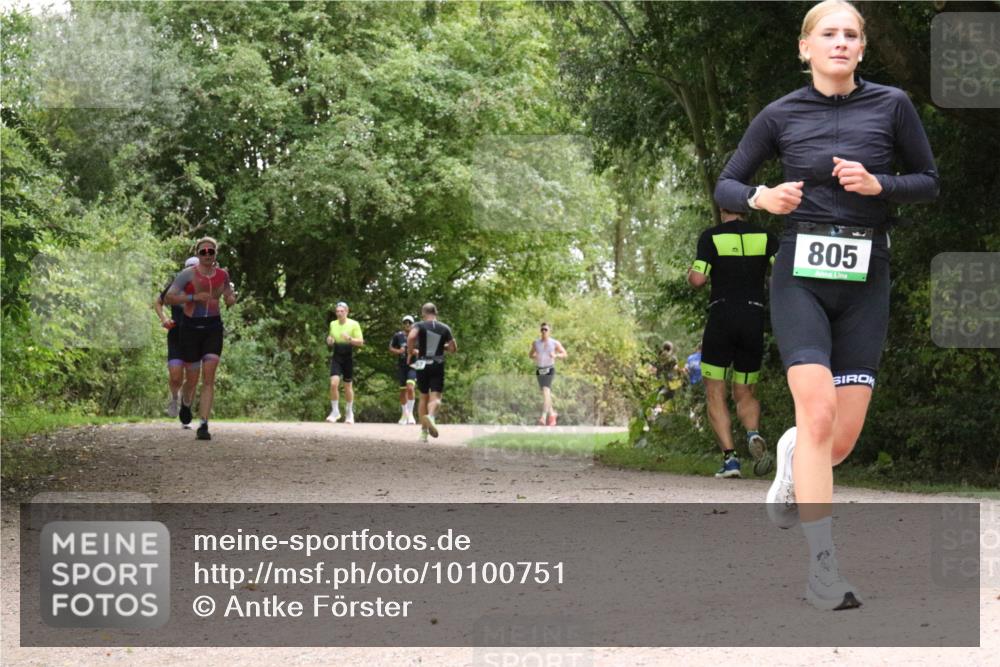 30.08.2026 - Elbe Triathlon Hamburg Antke Förster http://msf.ph/oto/10100751 30.08.2026 11:12:17 Laufen 805 meine-sportfotos.de