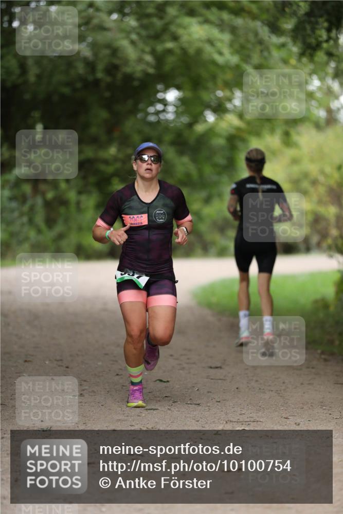 30.08.2026 - Elbe Triathlon Hamburg Antke Förster http://msf.ph/oto/10100754 30.08.2026 11:09:00 Laufen 2020 meine-sportfotos.de