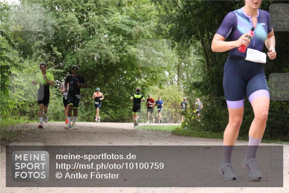 30.08.2026 - Elbe Triathlon Hamburg Antke Förster http://msf.ph/oto/10100759 30.08.2026 11:12:24 Laufen 519, 2 meine-sportfotos.de