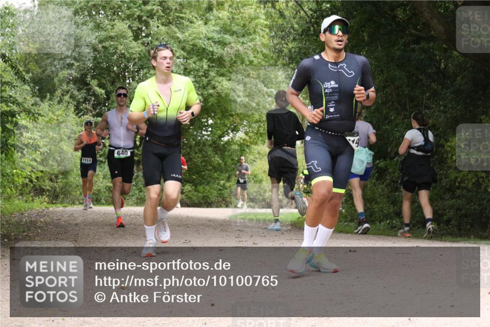 30.08.2026 - Elbe Triathlon Hamburg Antke Förster http://msf.ph/oto/10100765 30.08.2026 11:12:28 Laufen 1114, 640 meine-sportfotos.de