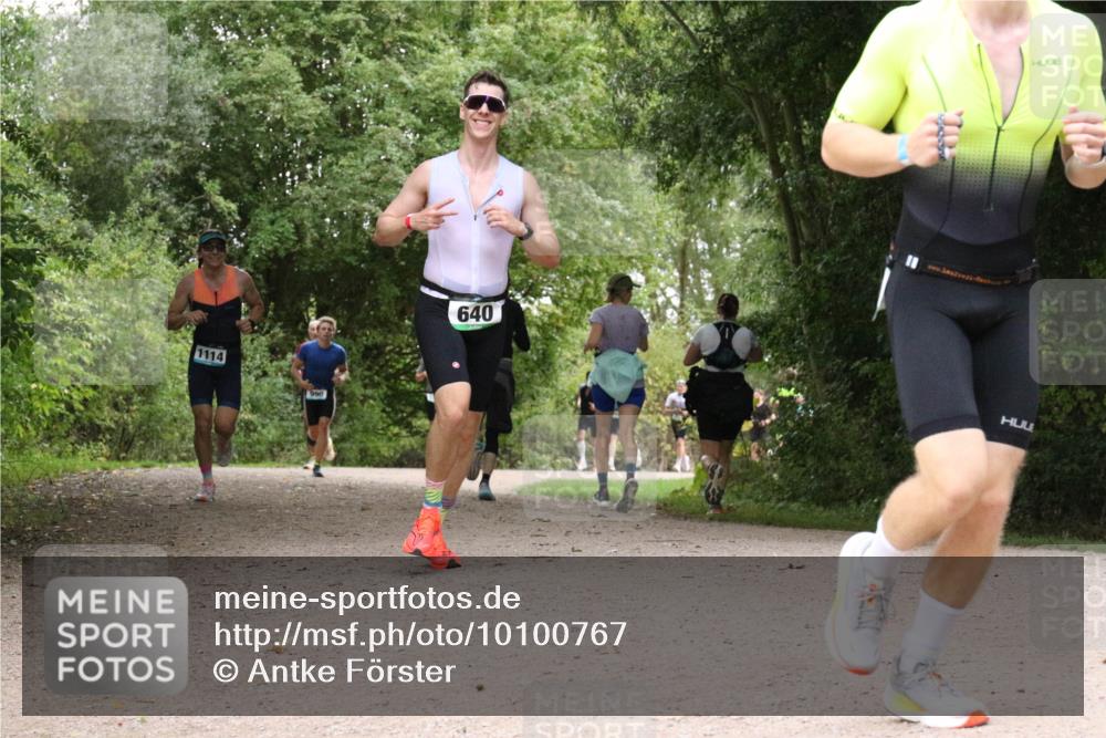 30.08.2026 - Elbe Triathlon Hamburg Antke Förster http://msf.ph/oto/10100767 30.08.2026 11:12:30 Laufen 1114, 990, 640 meine-sportfotos.de