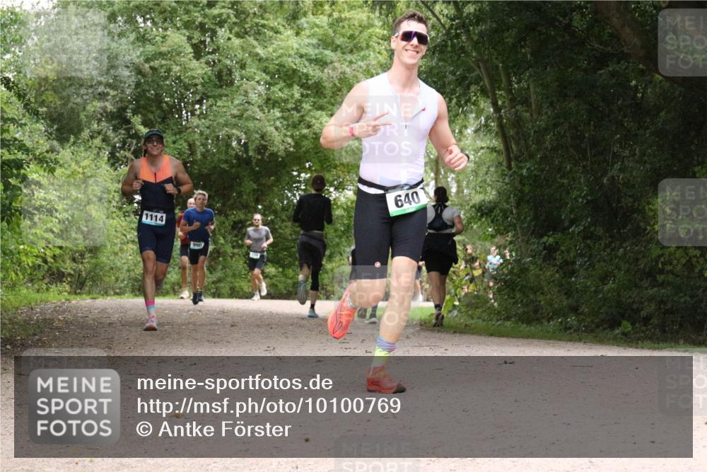 30.08.2026 - Elbe Triathlon Hamburg Antke Förster http://msf.ph/oto/10100769 30.08.2026 11:12:31 Laufen 1114, 990, 640 meine-sportfotos.de