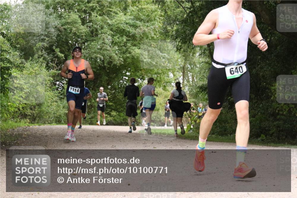 30.08.2026 - Elbe Triathlon Hamburg Antke Förster http://msf.ph/oto/10100771 30.08.2026 11:12:31 Laufen 1114, 640 meine-sportfotos.de
