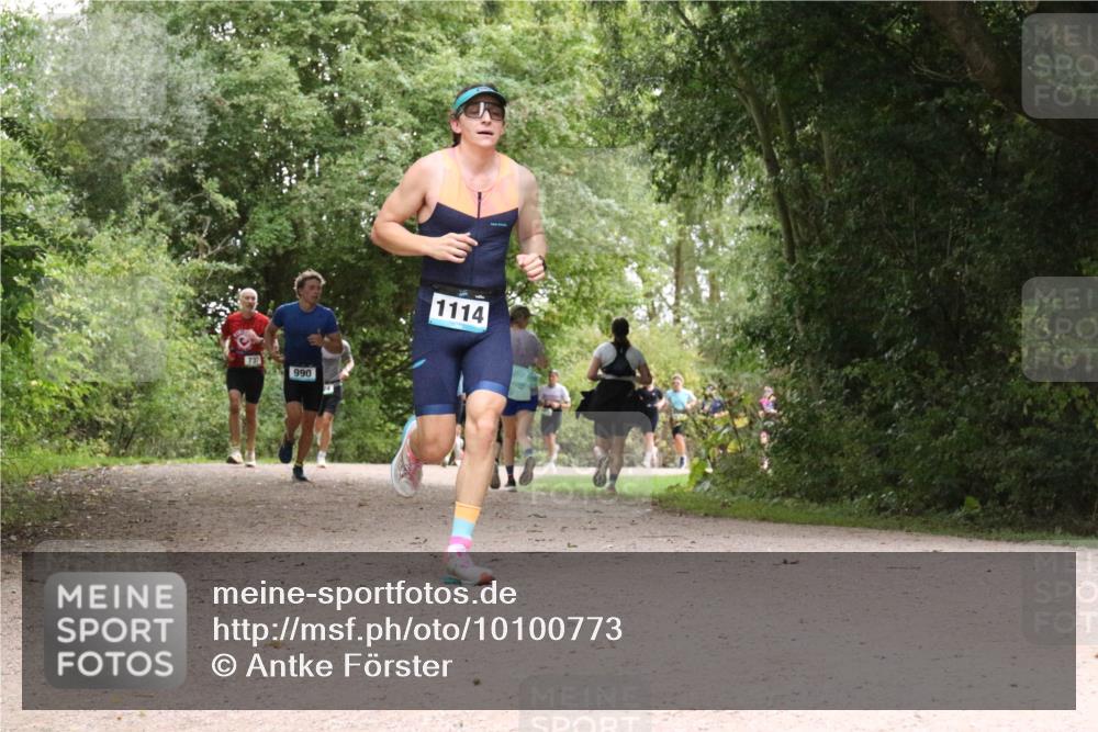 30.08.2026 - Elbe Triathlon Hamburg Antke Förster http://msf.ph/oto/10100773 30.08.2026 11:12:32 Laufen 737, 990, 1114 meine-sportfotos.de