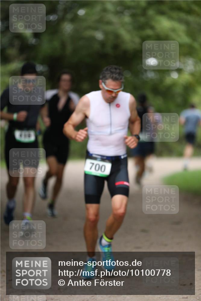 30.08.2026 - Elbe Triathlon Hamburg Antke Förster http://msf.ph/oto/10100778 30.08.2026 11:09:25 Laufen 700 meine-sportfotos.de