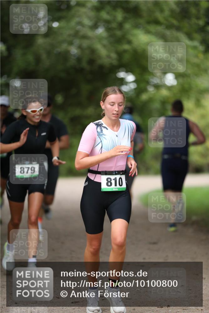 30.08.2026 - Elbe Triathlon Hamburg Antke Förster http://msf.ph/oto/10100800 30.08.2026 11:09:47 Laufen 879, 810 meine-sportfotos.de