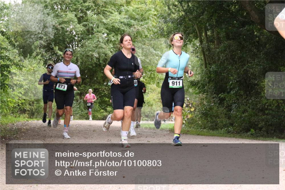30.08.2026 - Elbe Triathlon Hamburg Antke Förster http://msf.ph/oto/10100803 30.08.2026 11:12:47 Laufen 873, 58, 911 meine-sportfotos.de