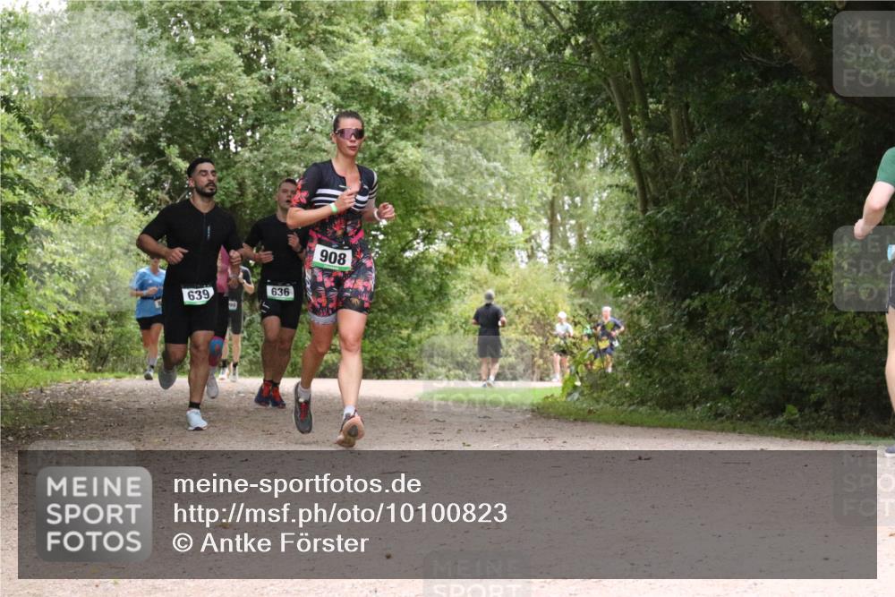 30.08.2026 - Elbe Triathlon Hamburg Antke Förster http://msf.ph/oto/10100823 30.08.2026 11:12:55 Laufen 639, 636, 908 meine-sportfotos.de