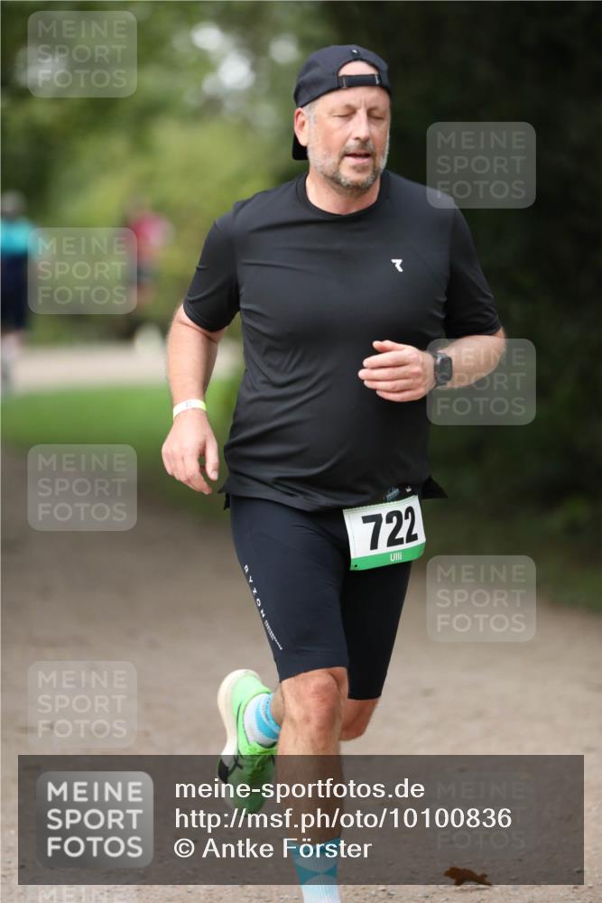30.08.2026 - Elbe Triathlon Hamburg Antke Förster http://msf.ph/oto/10100836 30.08.2026 11:10:04 Laufen 722 meine-sportfotos.de