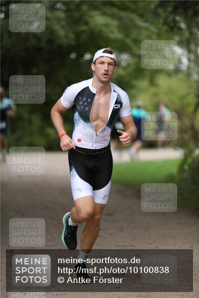 30.08.2026 - Elbe Triathlon Hamburg Antke Förster http://msf.ph/oto/10100838 30.08.2026 11:10:06 Laufen  meine-sportfotos.de