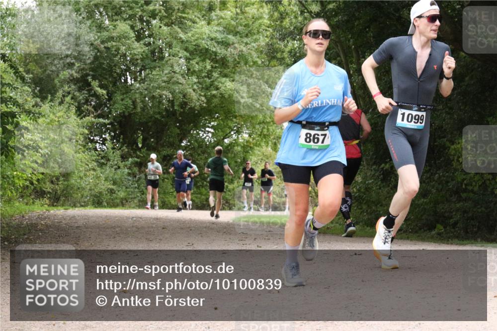 30.08.2026 - Elbe Triathlon Hamburg Antke Förster http://msf.ph/oto/10100839 30.08.2026 11:13:02 Laufen 1099, 867 meine-sportfotos.de