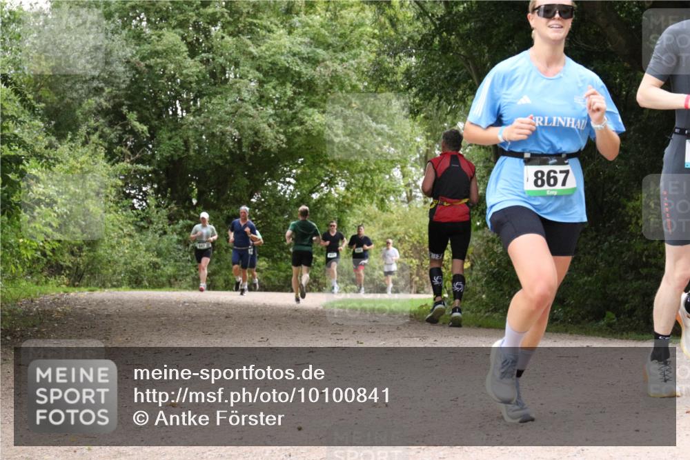 30.08.2026 - Elbe Triathlon Hamburg Antke Förster http://msf.ph/oto/10100841 30.08.2026 11:13:02 Laufen 447, 867 meine-sportfotos.de