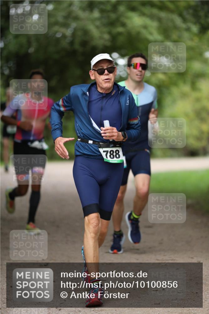 30.08.2026 - Elbe Triathlon Hamburg Antke Förster http://msf.ph/oto/10100856 30.08.2026 11:10:17 Laufen 788 meine-sportfotos.de