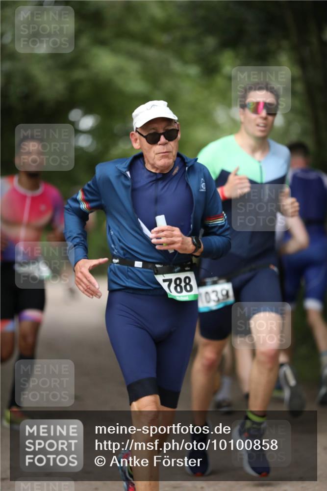 30.08.2026 - Elbe Triathlon Hamburg Antke Förster http://msf.ph/oto/10100858 30.08.2026 11:10:18 Laufen 788, 1039 meine-sportfotos.de