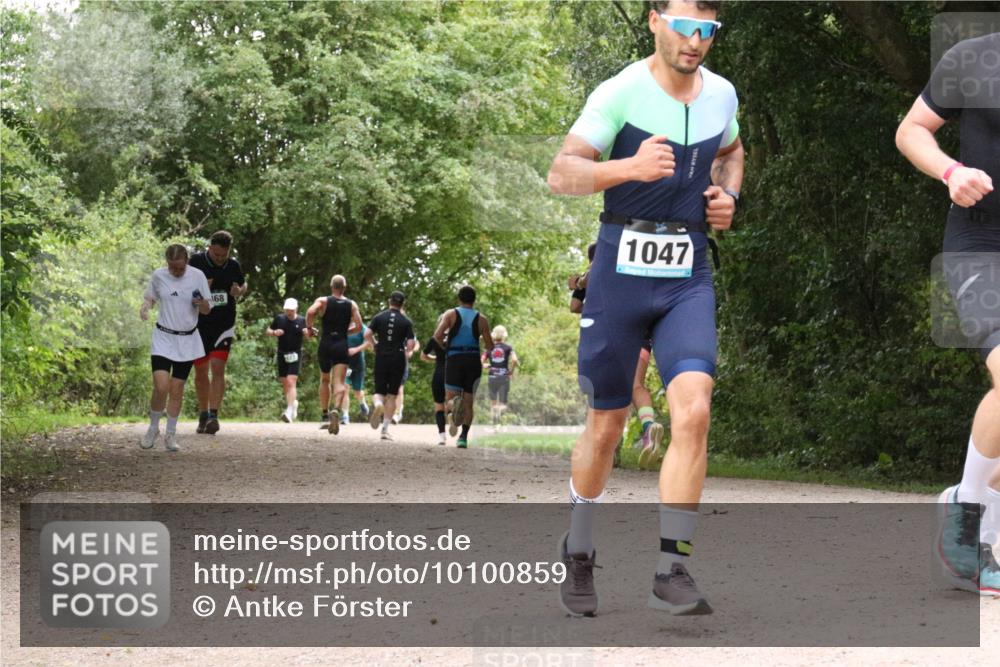 30.08.2026 - Elbe Triathlon Hamburg Antke Förster http://msf.ph/oto/10100859 30.08.2026 11:13:15 Laufen 168, 1047 meine-sportfotos.de