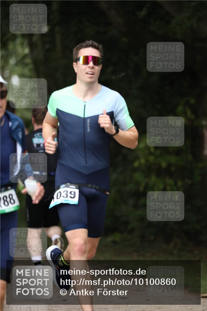 30.08.2026 - Elbe Triathlon Hamburg Antke Förster http://msf.ph/oto/10100860 30.08.2026 11:10:18 Laufen 788, 039 meine-sportfotos.de