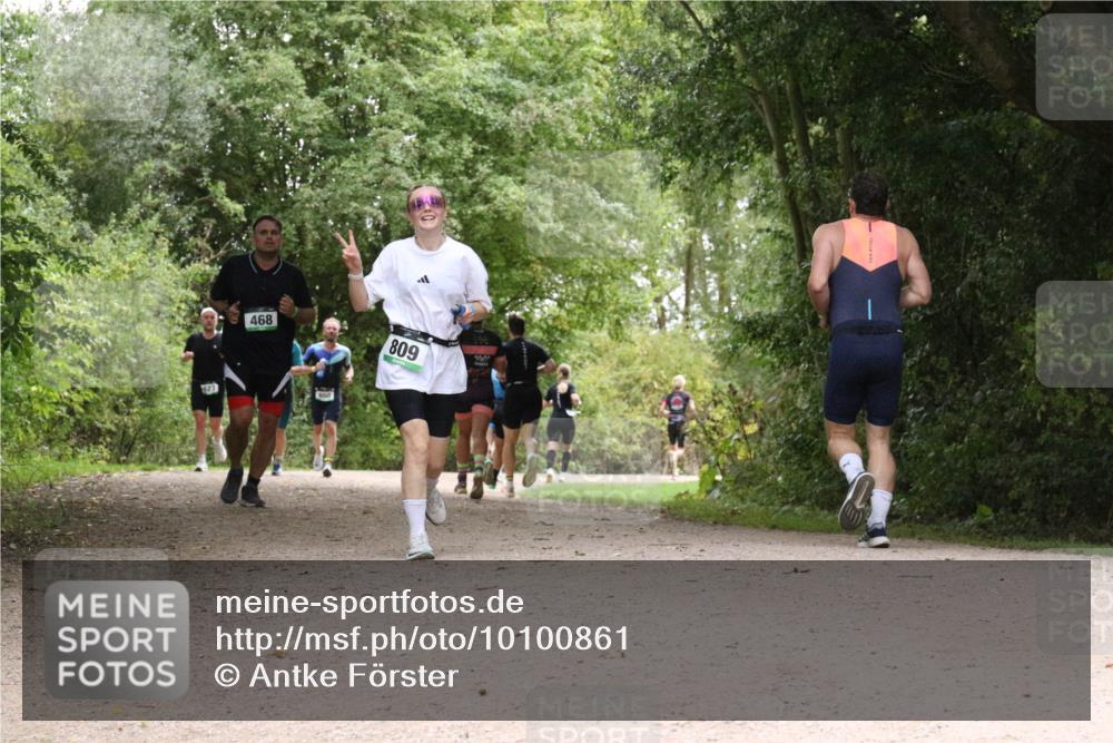 30.08.2026 - Elbe Triathlon Hamburg Antke Förster http://msf.ph/oto/10100861 30.08.2026 11:13:17 Laufen 468, 809 meine-sportfotos.de