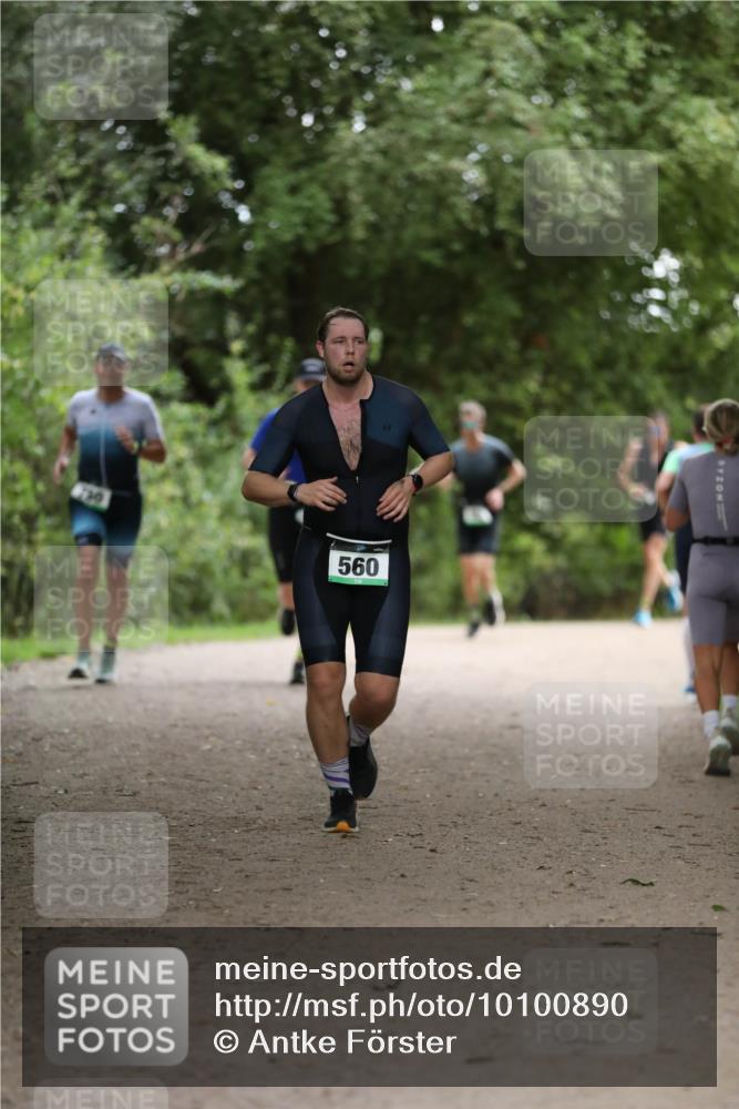 30.08.2026 - Elbe Triathlon Hamburg Antke Förster http://msf.ph/oto/10100890 30.08.2026 11:10:42 Laufen 560 meine-sportfotos.de
