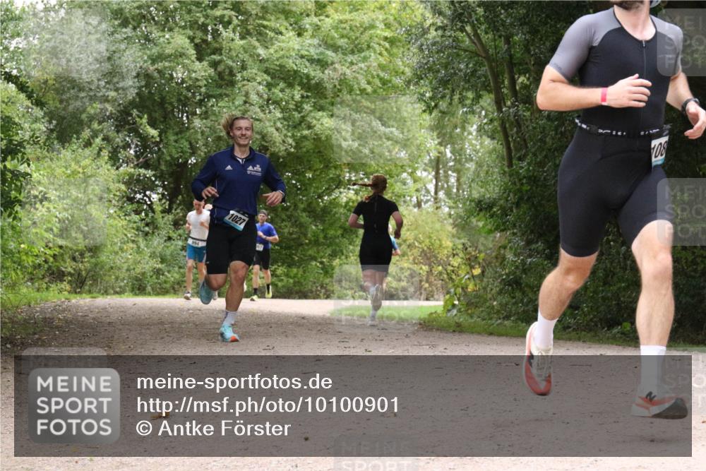 30.08.2026 - Elbe Triathlon Hamburg Antke Förster http://msf.ph/oto/10100901 30.08.2026 11:13:35 Laufen 1027, 108 meine-sportfotos.de