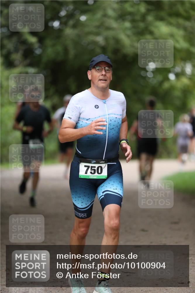 30.08.2026 - Elbe Triathlon Hamburg Antke Förster http://msf.ph/oto/10100904 30.08.2026 11:10:47 Laufen 750 meine-sportfotos.de